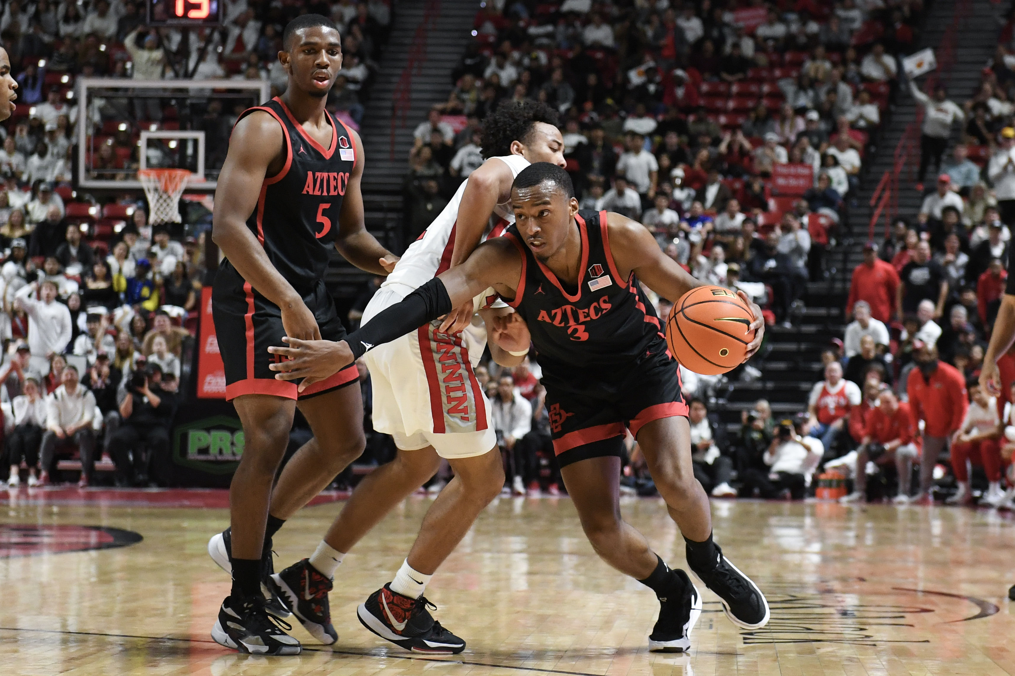 UNLV transfer Dedan Thomas Jr will lead Matt McMahon's LSU in the 2025-26 college basketball season (Image Source: IMAGN)